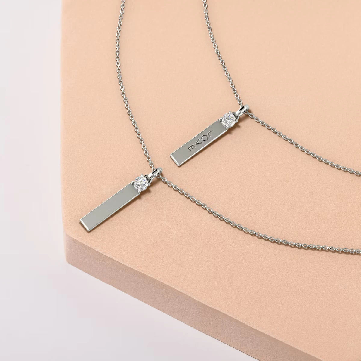 Solitaire Bar Pendant