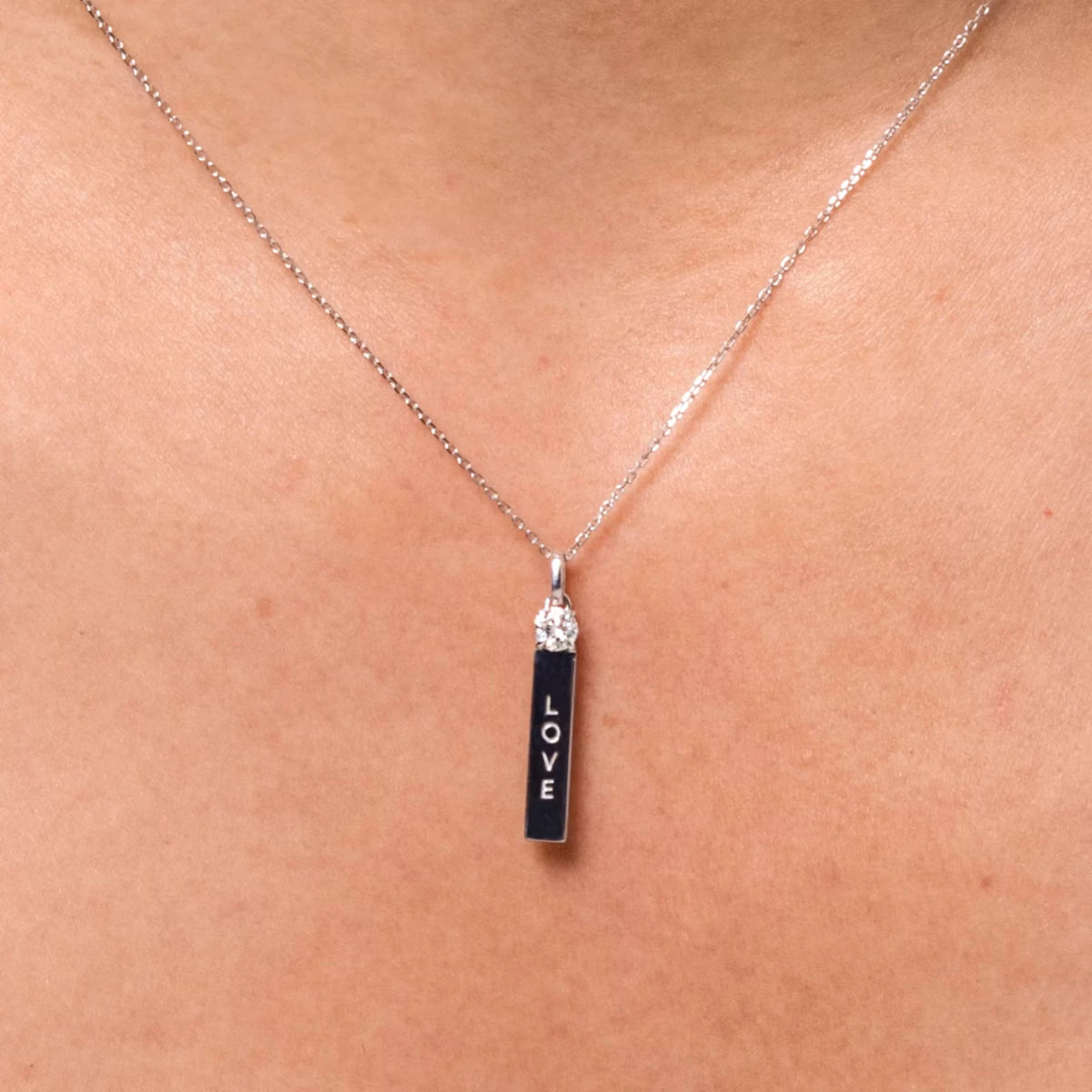 Solitaire Bar Pendant