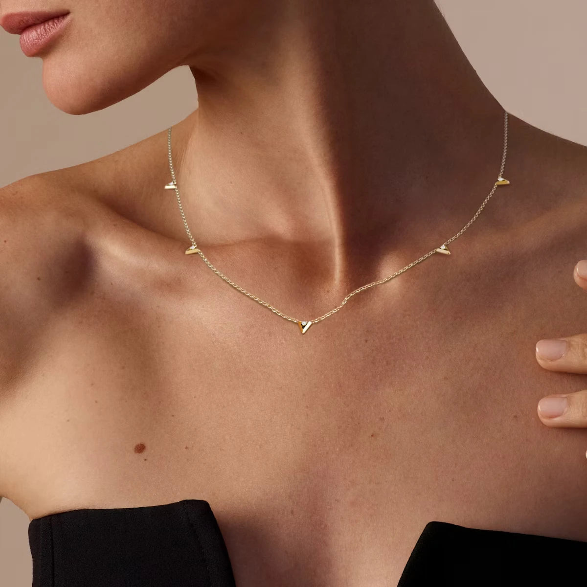 Emari V Petite Station Necklace