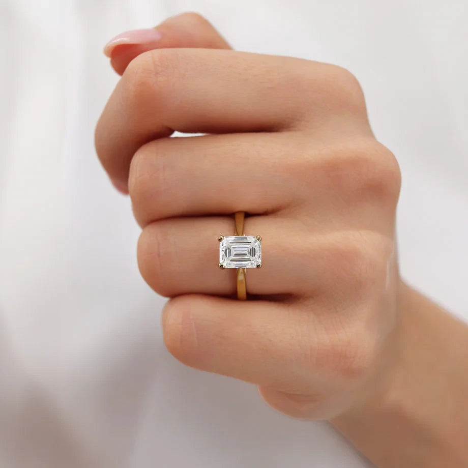 Emerald Elegance Lab Diamond Solitaire – 18k Yellow Gold
